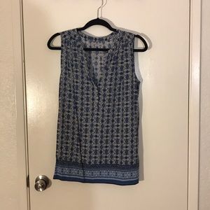 Sleeveless shirt